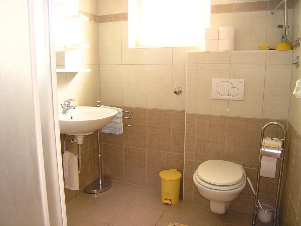 Apartmani Bakran Krk Town Kültér fotó
